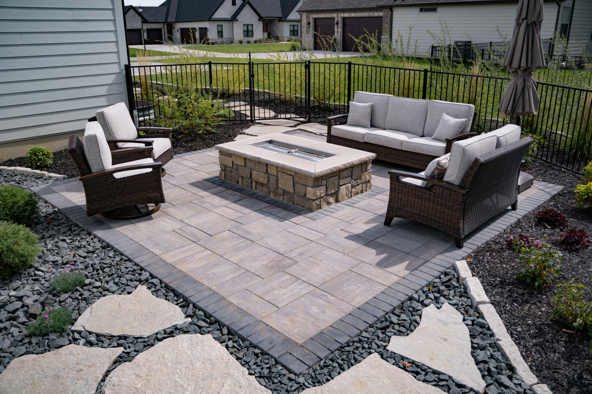 7 Steps To Install A Beautiful Paver Patio Elevate Outdoor