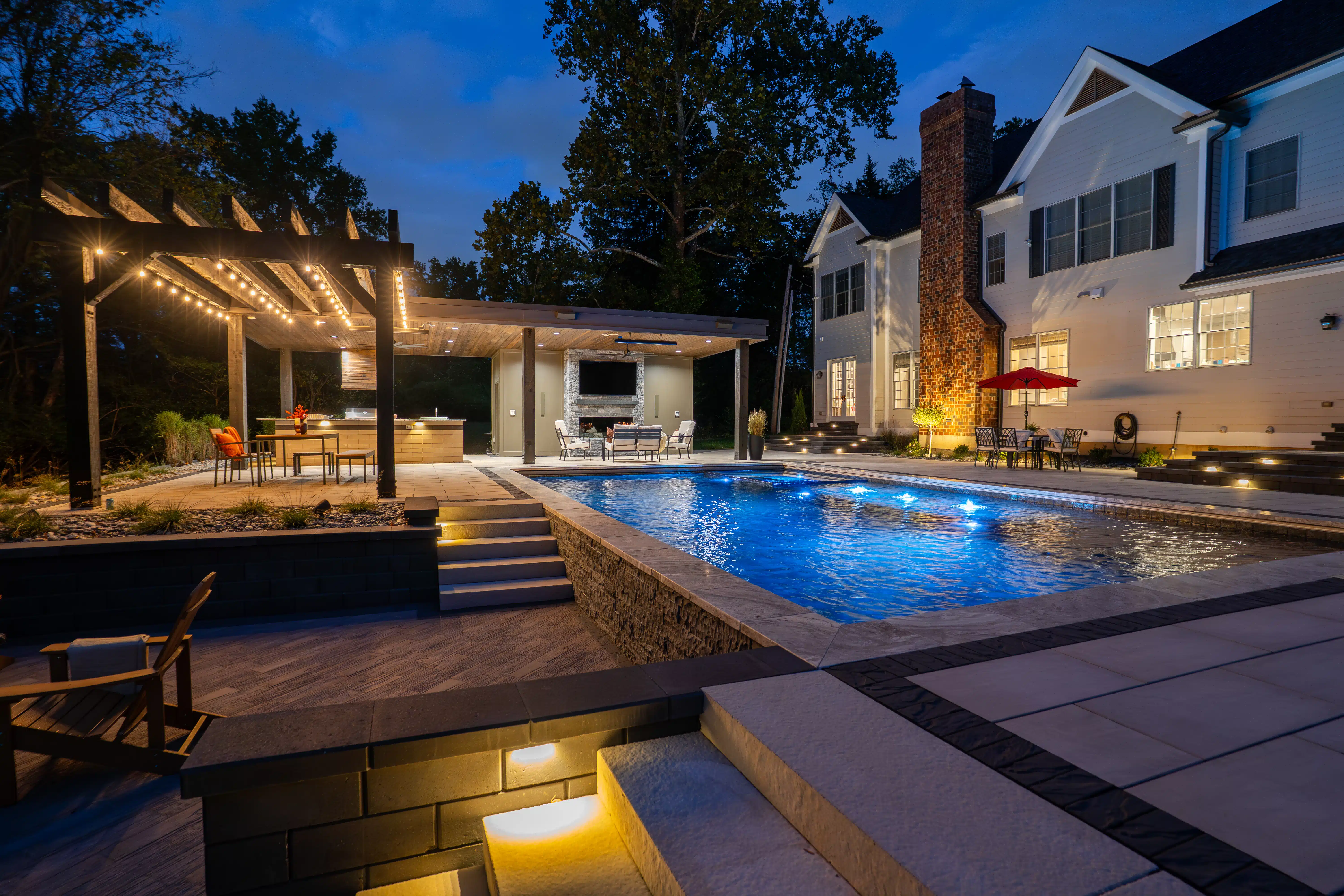 Paramount Poolscape